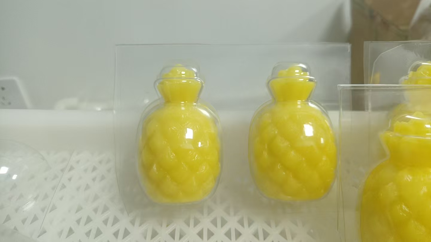 3D Giant Peelable Fruit Flavor With Real Fruit Juice Peeling Big Size Pineapple Shaped Big Peeled Gummy Candy-sweetcandyfactory